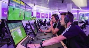 2025年中国足协杯决赛将上演国安 vs 河南之战，国安压力大，河南轻装上阵，两队争夺冠军，势均力敌。